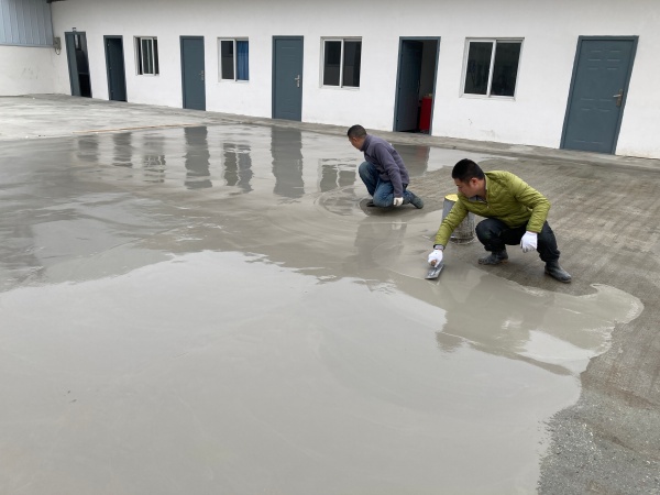 成都二手车交易中心室外地坪修补