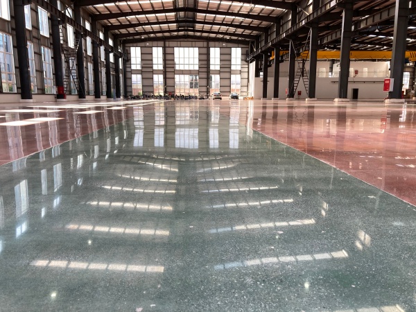 郫县科技公司彩色固化剂地坪：让车间颜值与实力双在线